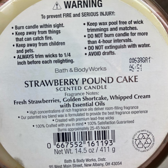 Strawberry Poundcake Three Wick Candle Bath & Body Works - Picture 5 of 6